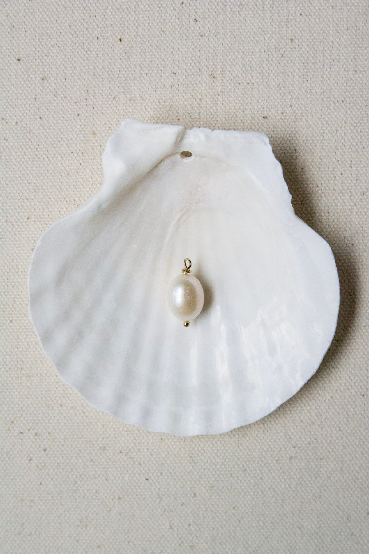 Baroque pearl charm